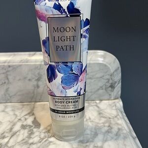 Moon Light Path Body Cream - Blue Floral